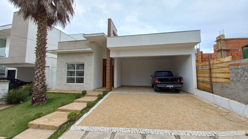 Casa à venda com 3 quartos, 300m² - Foto 1