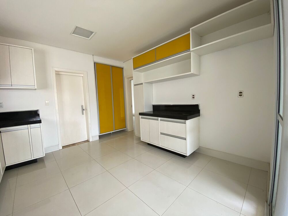Casa, 3 quartos, 296 m² - Foto 1