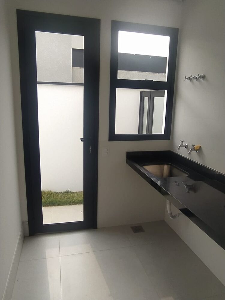 Casa, 3 quartos, 223 m² - Foto 1
