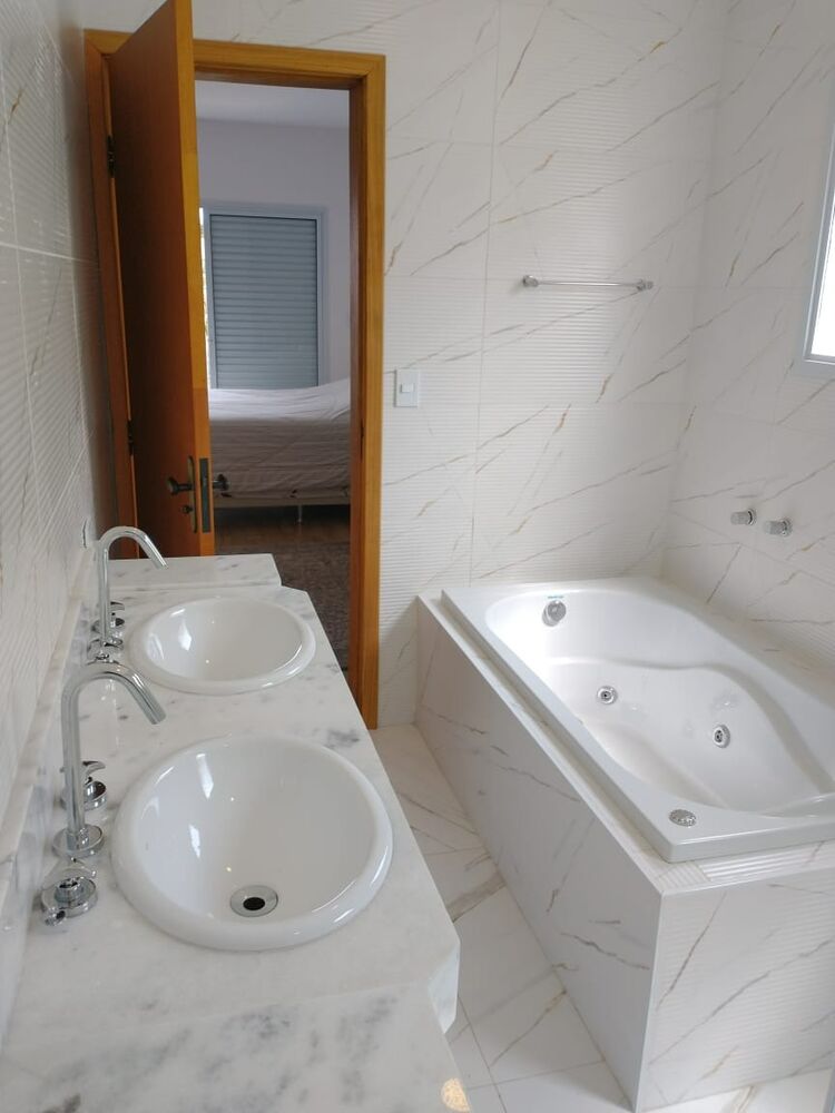 Casa à venda com 5 quartos, 300m² - Foto 10