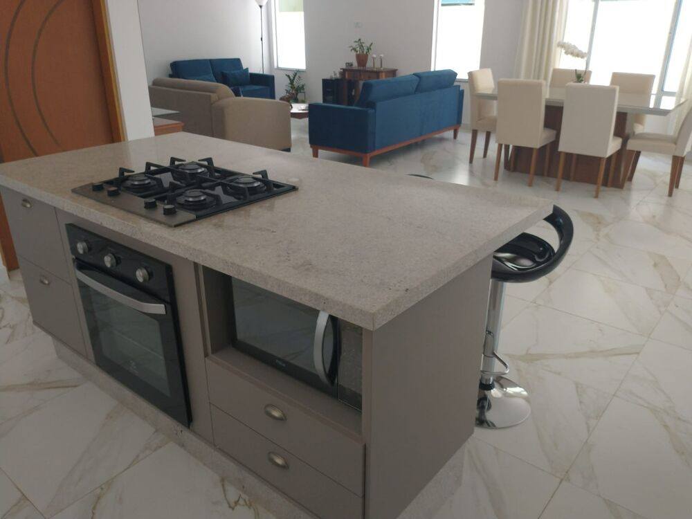 Casa à venda com 5 quartos, 300m² - Foto 4