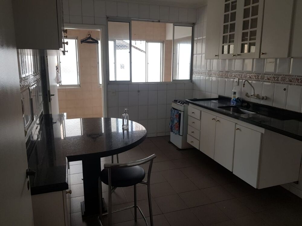 Apartamento à venda com 3 quartos, 170m² - Foto 6