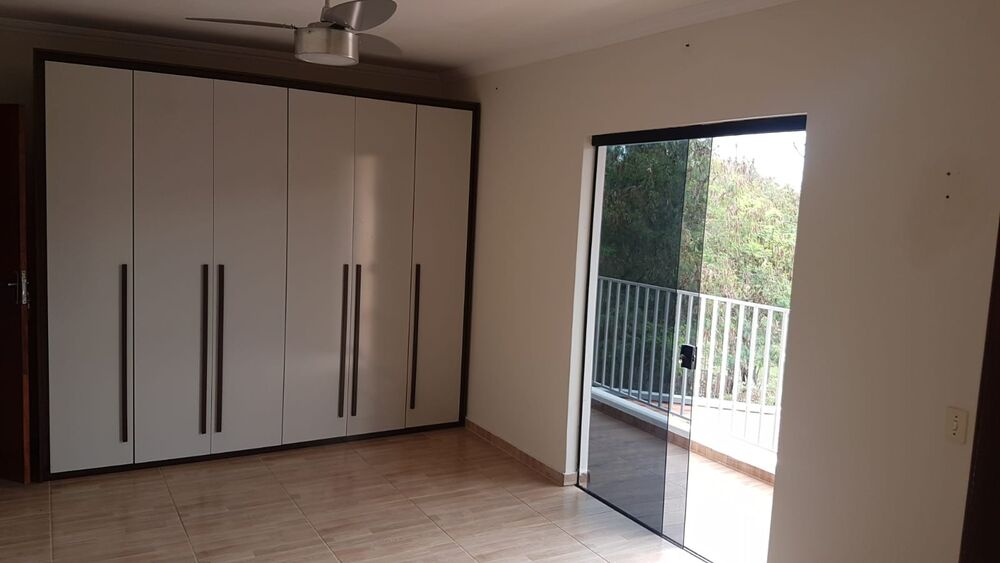 Casa, 4 quartos, 204 m² - Foto 2