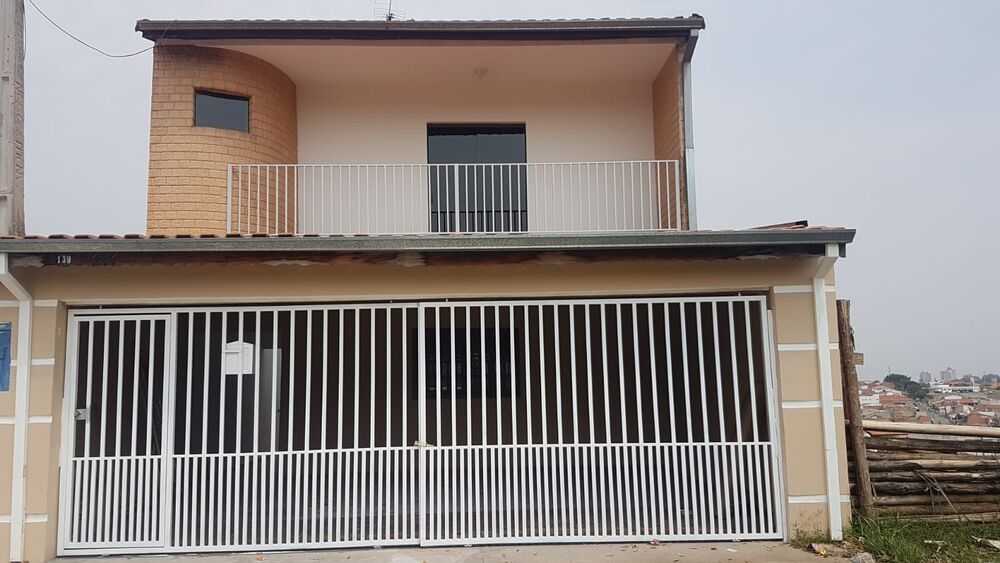 Casa, 4 quartos, 204 m² - Foto 1