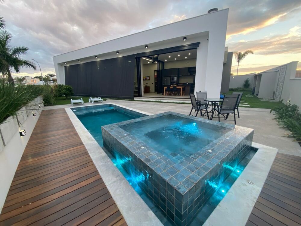 Casa à venda com 3 quartos, 555m² - Foto 1