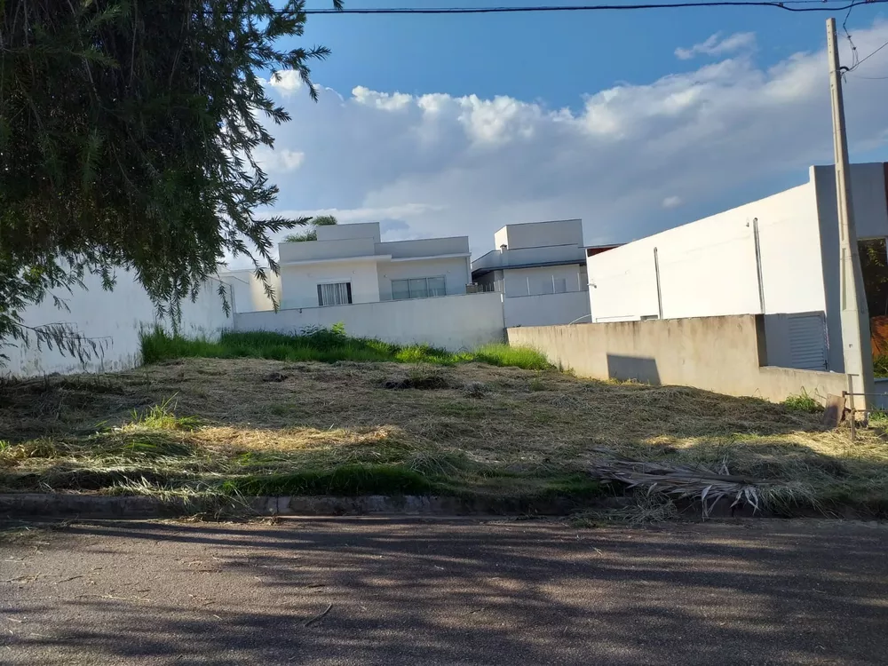 Terreno à venda, 300m² - Foto 1