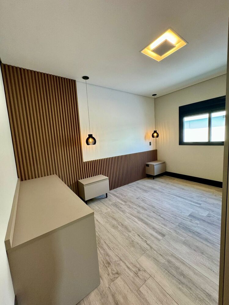 Casa, 3 quartos, 274 m² - Foto 1