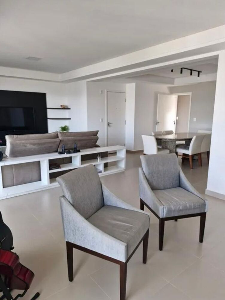 Apartamento à venda com 3 quartos, 167m² - Foto 2