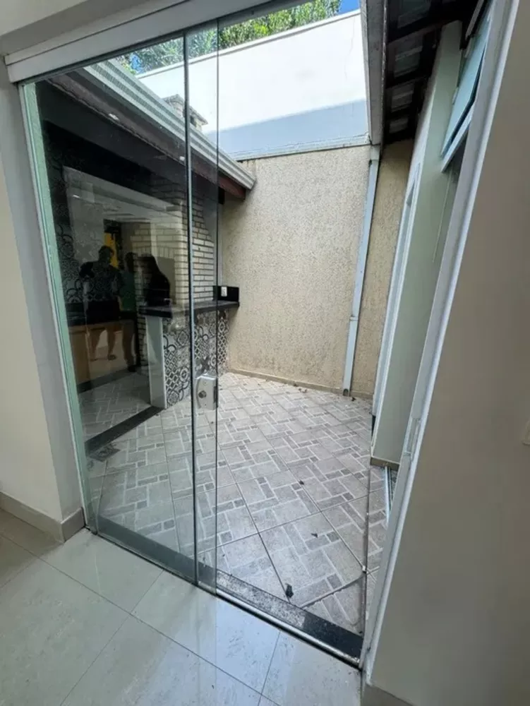 Casa à venda com 2 quartos, 75m² - Foto 3