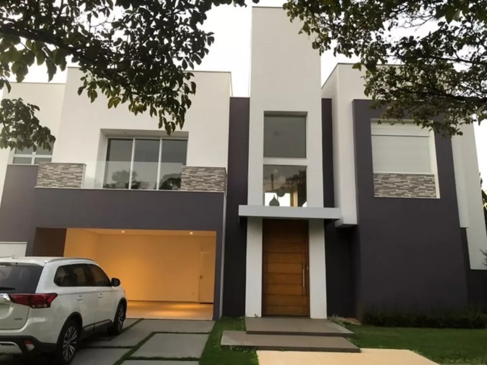 Casa à venda com 4 quartos, 550m² - Foto 1