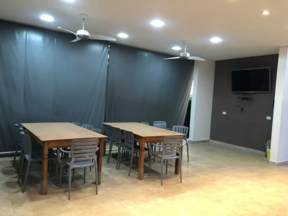 Casa à venda com 4 quartos, 550m² - Foto 2