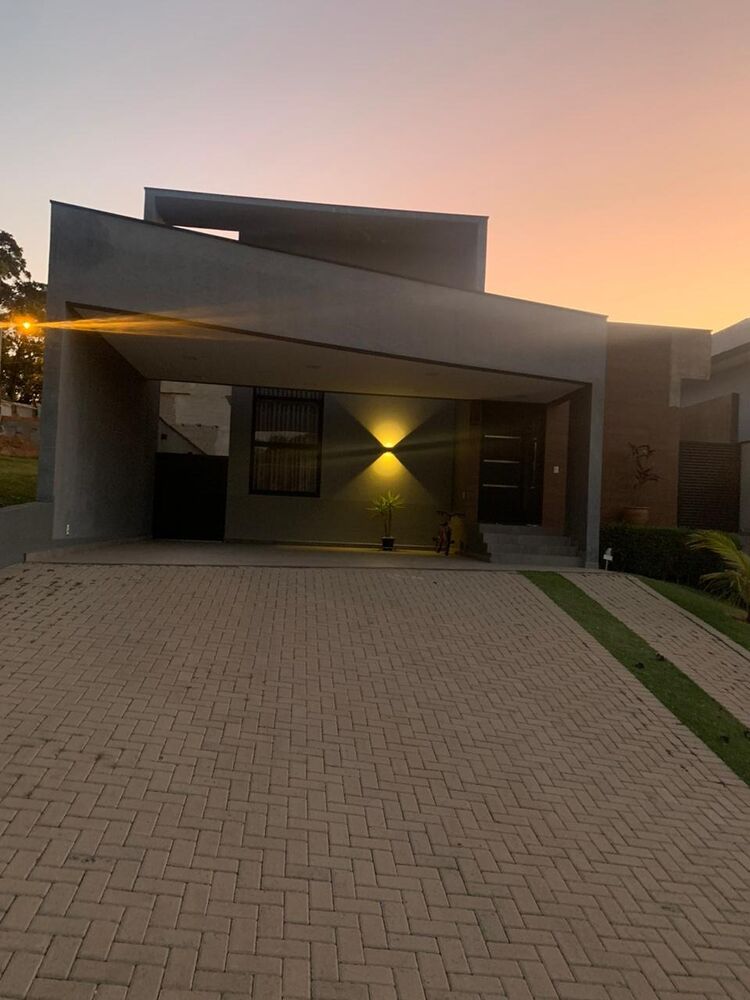 Casa, 4 quartos, 202 m² - Foto 1