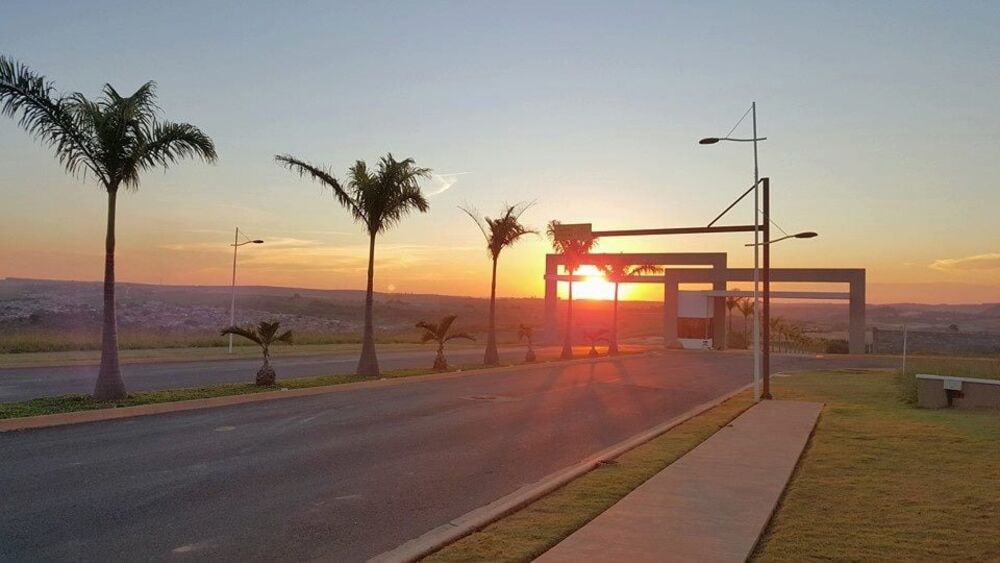 Terreno à venda, 250m² - Foto 1