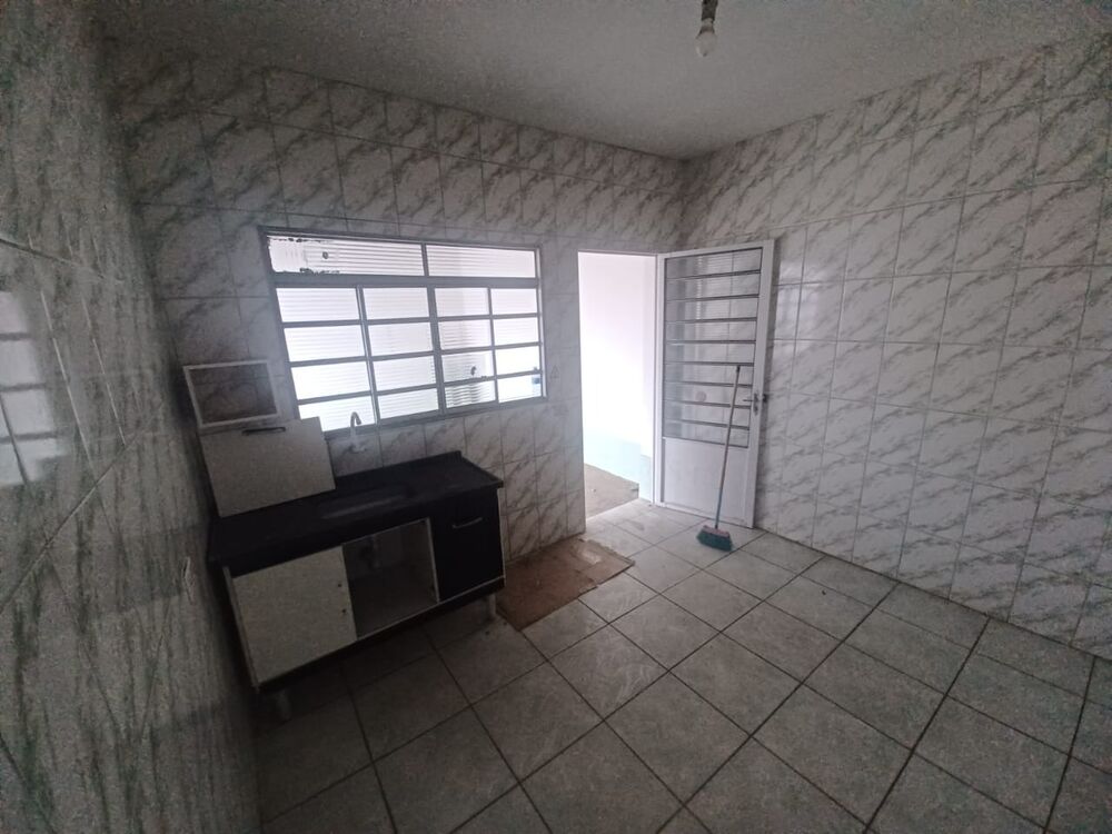 Casa, 1 quarto, 150 m² - Foto 2
