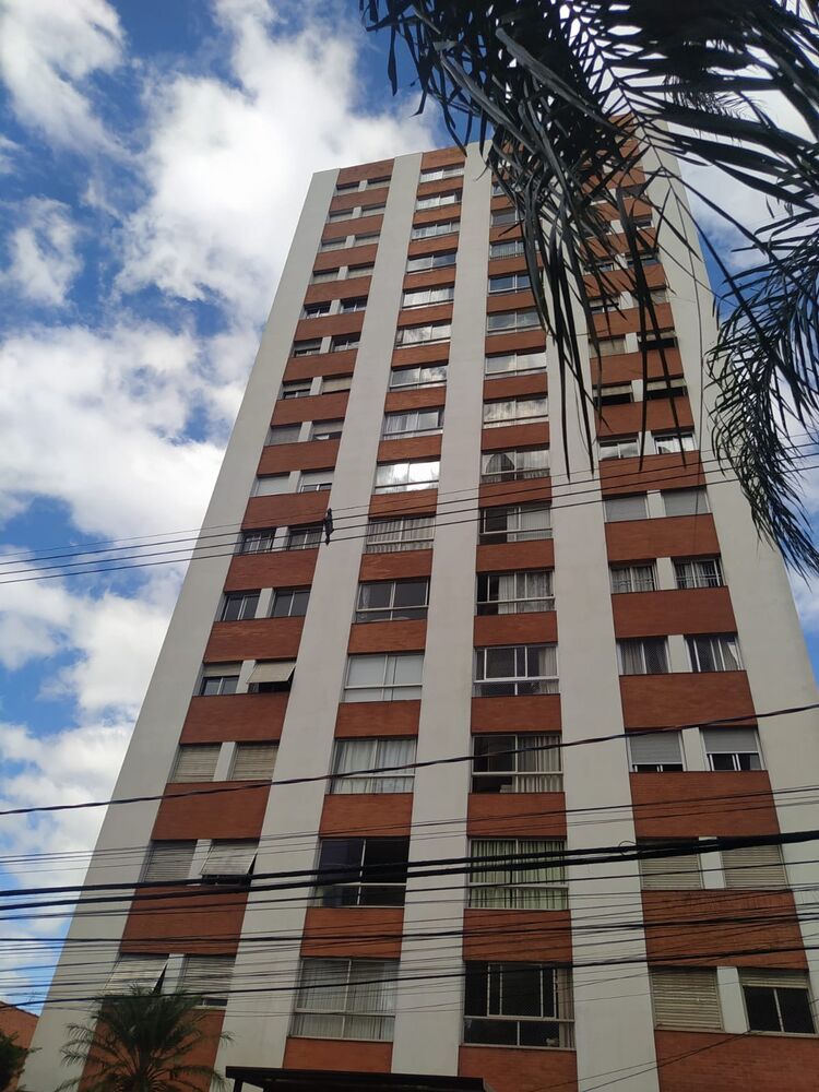 Apartamento à venda com 3 quartos, 121m² - Foto 3