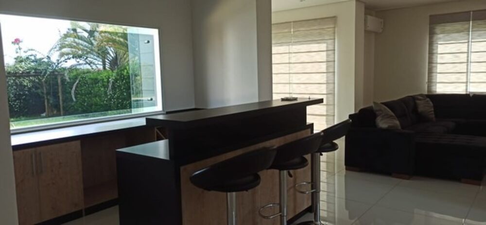 Casa à venda com 4 quartos, 550m² - Foto 3