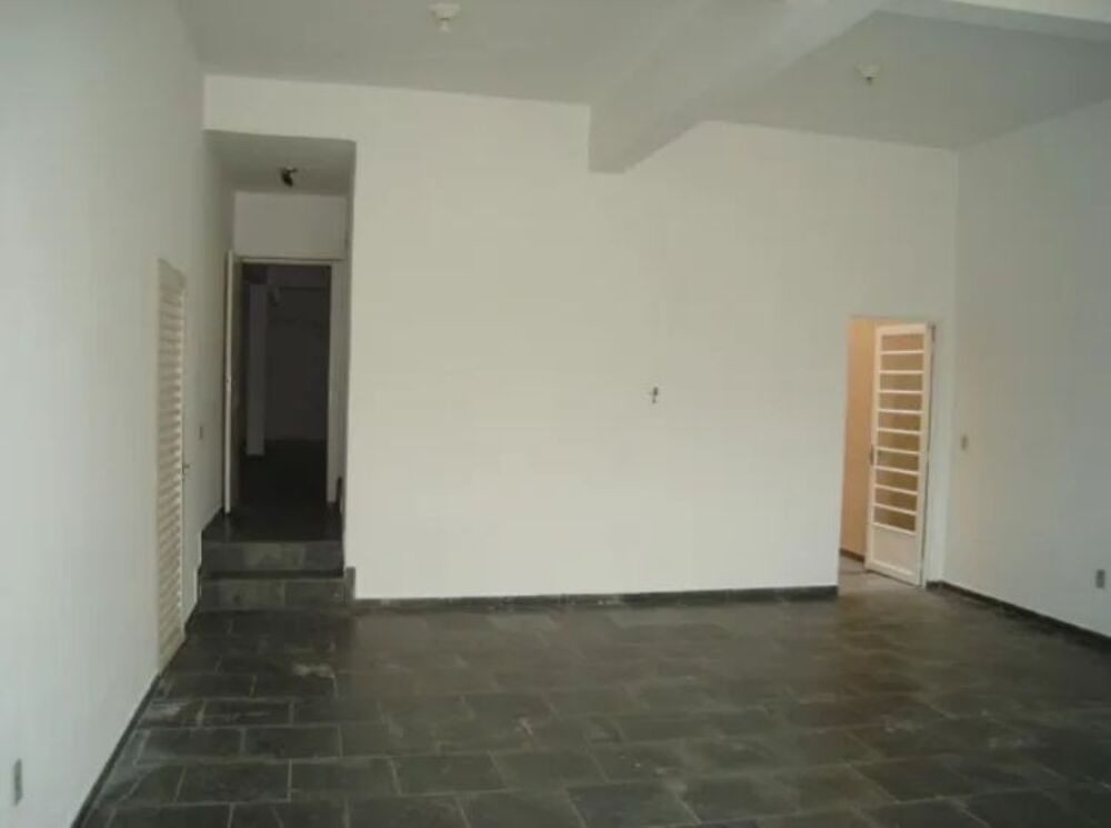Casa para alugar com 4 quartos, 320m² - Foto 6