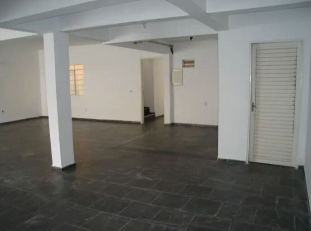 Casa para alugar com 4 quartos, 320m² - Foto 8