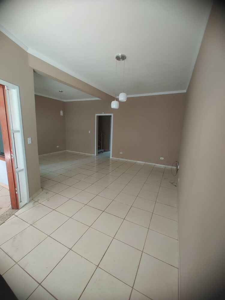 Casa, 3 quartos, 180 m² - Foto 2