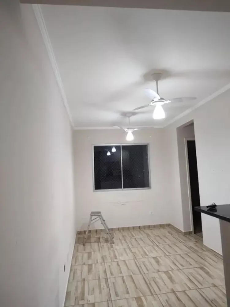 Apartamento à venda com 2 quartos, 47m² - Foto 2