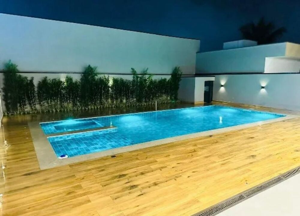 Casa, 4 quartos, 258 m² - Foto 1