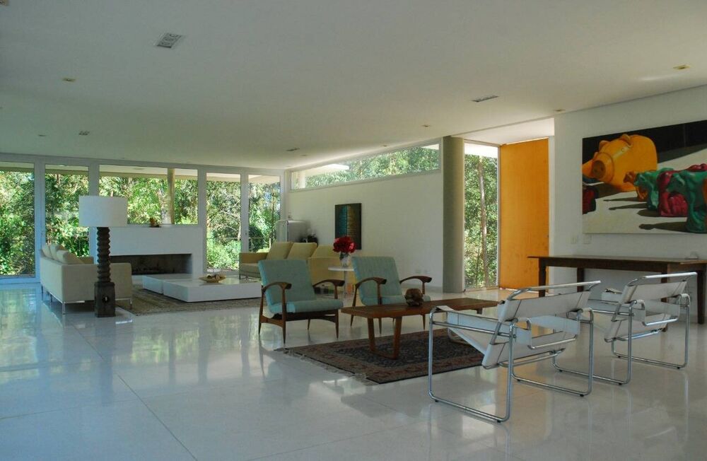 Casa para alugar com 4 quartos, 1500m² - Foto 2