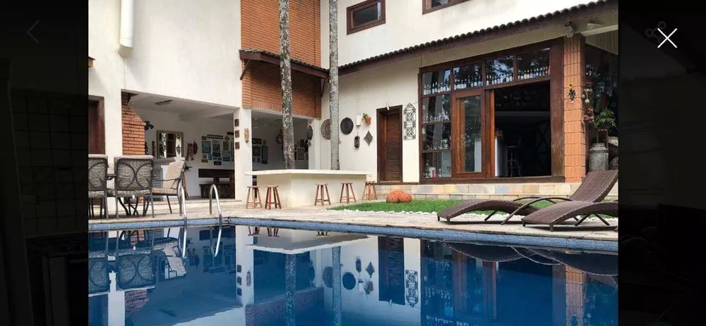 Casa à venda com 4 quartos, 640m² - Foto 1