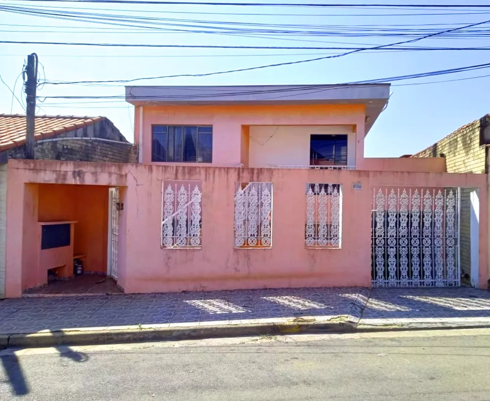 Casa à venda com 3 quartos - Foto 1