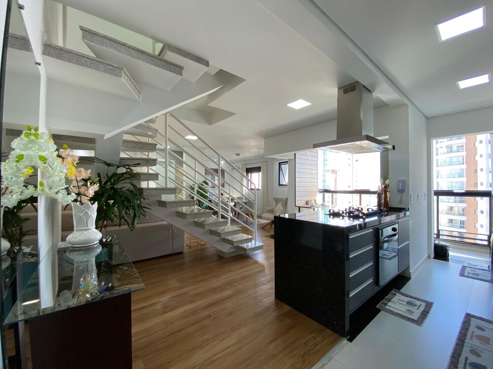 Apartamento à venda com 3 quartos, 129m² - Foto 2