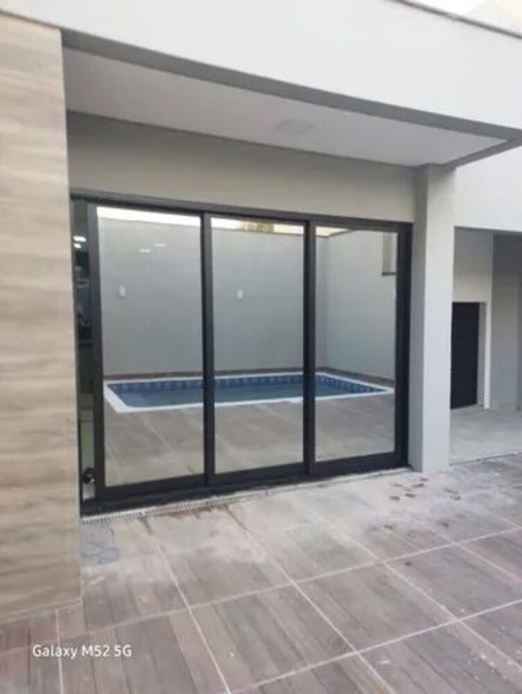 Casa à venda com 3 quartos, 157m² - Foto 2