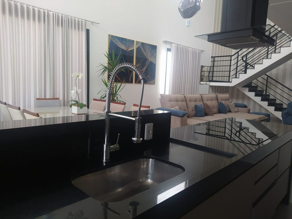 Casa à venda com 3 quartos, 225m² - Foto 12