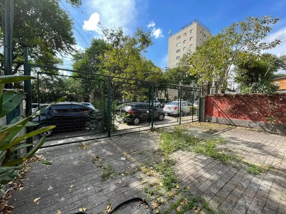 Prédio Inteiro para alugar com 5 quartos, 300m² - Foto 2