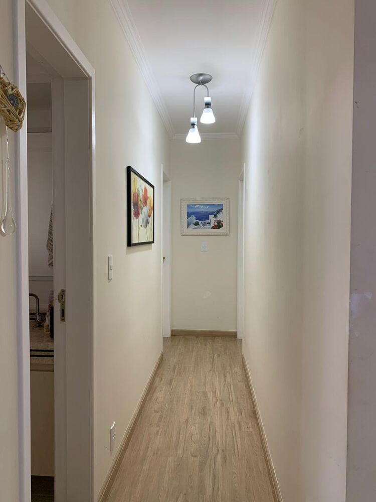 Apartamento à venda com 2 quartos, 70m² - Foto 2