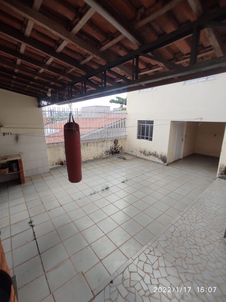 Casa à venda com 2 quartos, 198m² - Foto 4