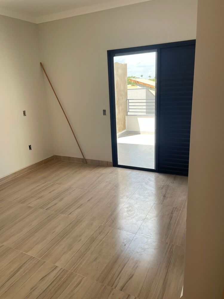 Casa à venda com 3 quartos, 197m² - Foto 2