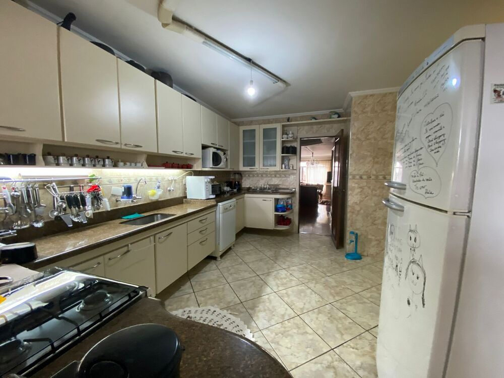 Apartamento à venda com 4 quartos, 211m² - Foto 2