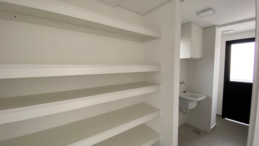 Apartamento para alugar com 3 quartos, 125m² - Foto 15
