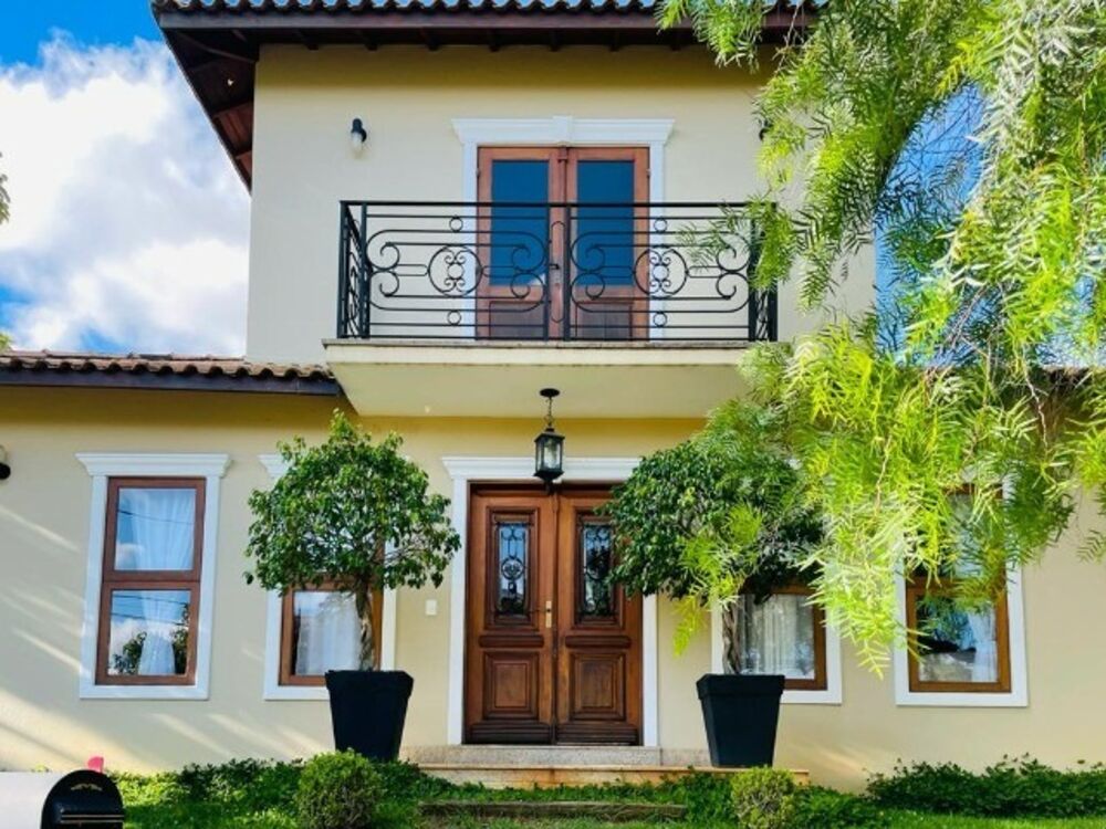 Casa à venda com 3 quartos, 193m² - Foto 1