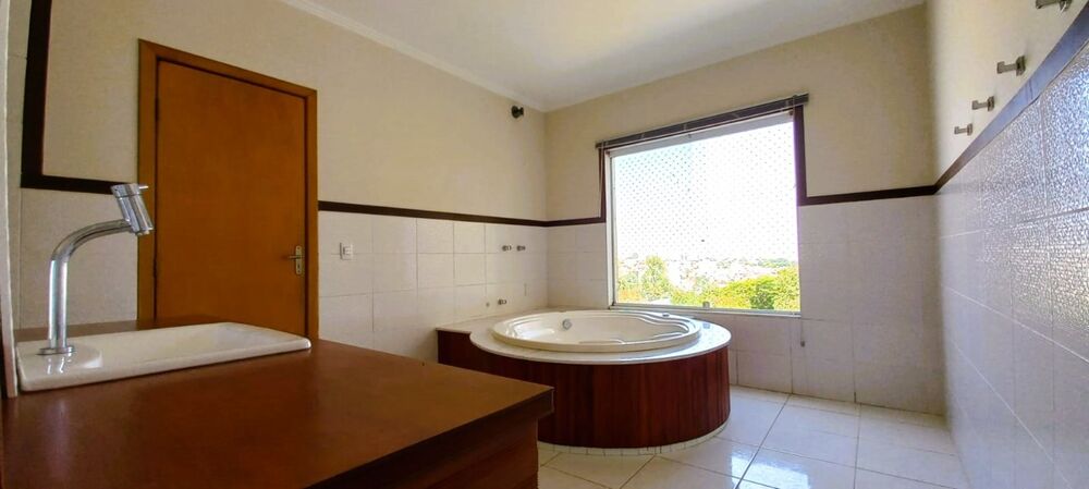 Casa à venda e aluguel com 3 quartos, 249m² - Foto 12