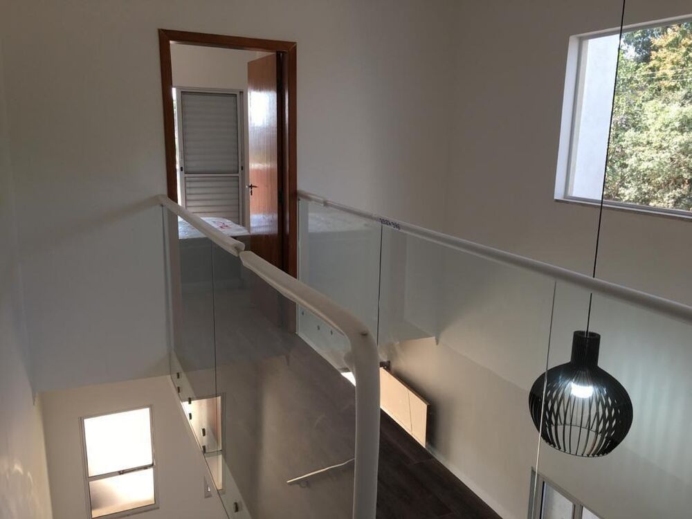 Casa à venda com 2 quartos, 110m² - Foto 1