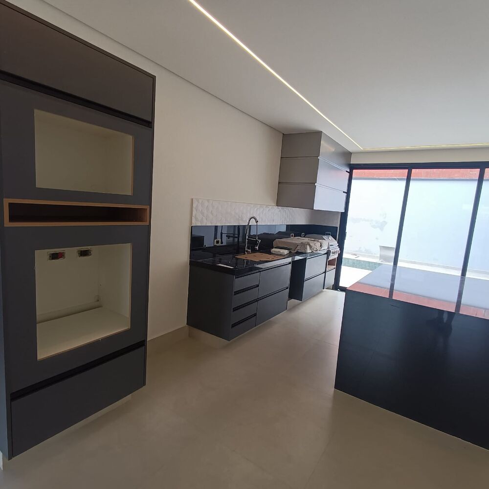 Casa à venda e aluguel com 3 quartos - Foto 2