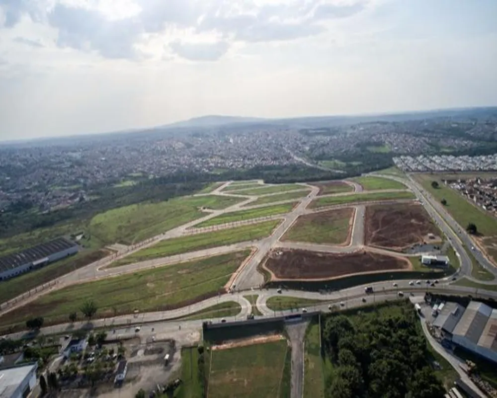 Loteamento e Condomínio, 2346 m² - Foto 2