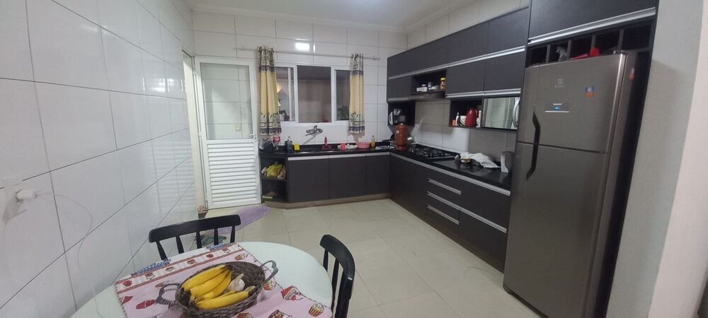 Casa, 4 quartos, 212 m² - Foto 2