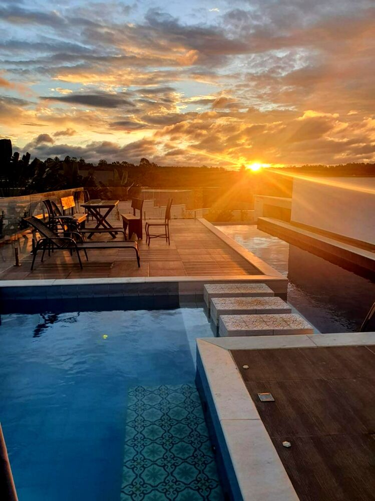 Casa, 5 quartos, 1400 m² - Foto 1