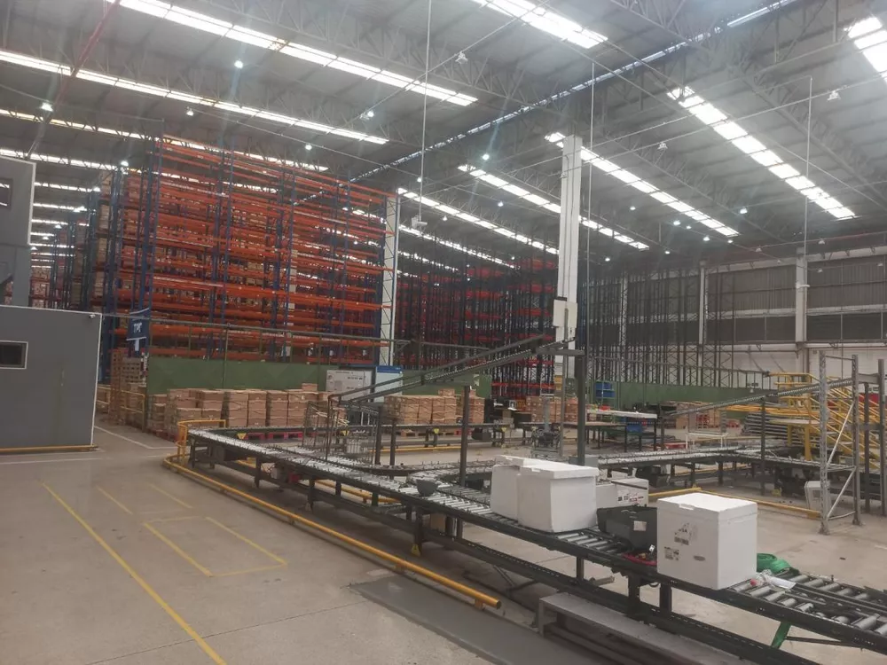 Depósito-Galpão-Armazém para alugar, 1100m² - Foto 2