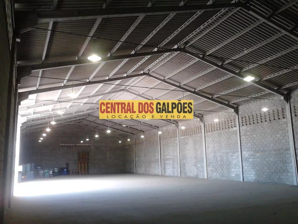 Depósito-Galpão-Armazém para alugar, 2715m² - Foto 1