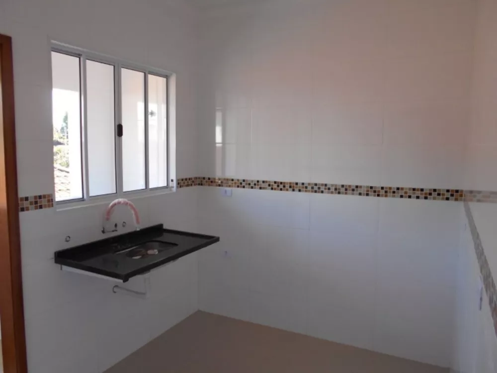 Casa à venda com 2 quartos, 57m² - Foto 1