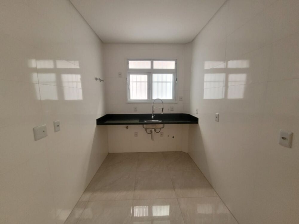 Casa à venda com 2 quartos, 70m² - Foto 1