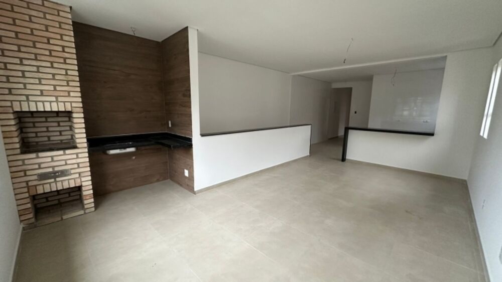 Casa à venda com 2 quartos, 80m² - Foto 1