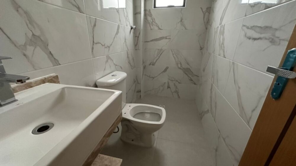 Casa à venda com 2 quartos, 80m² - Foto 4